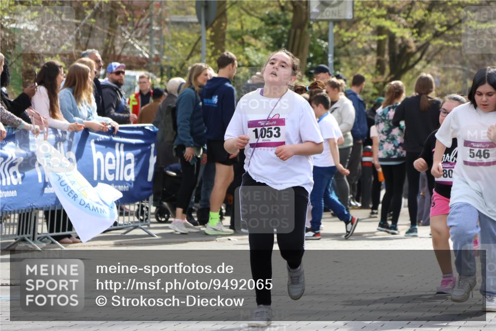 12.04.2026 - 45. Internationalen Wilhelmsburger Insellauf Strokosch-Dieckow http://msf.ph/oto/9492065 12.04.2026 14:52:29 Ziel 498, 1053, 546, 1803 meine-sportfotos.de