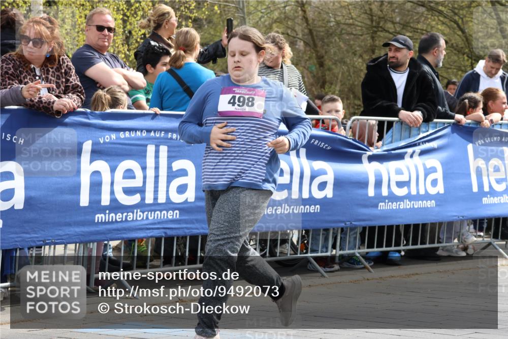 12.04.2026 - 45. Internationalen Wilhelmsburger Insellauf Strokosch-Dieckow http://msf.ph/oto/9492073 12.04.2026 14:52:22 Ziel 570, 354, 507, 498 meine-sportfotos.de