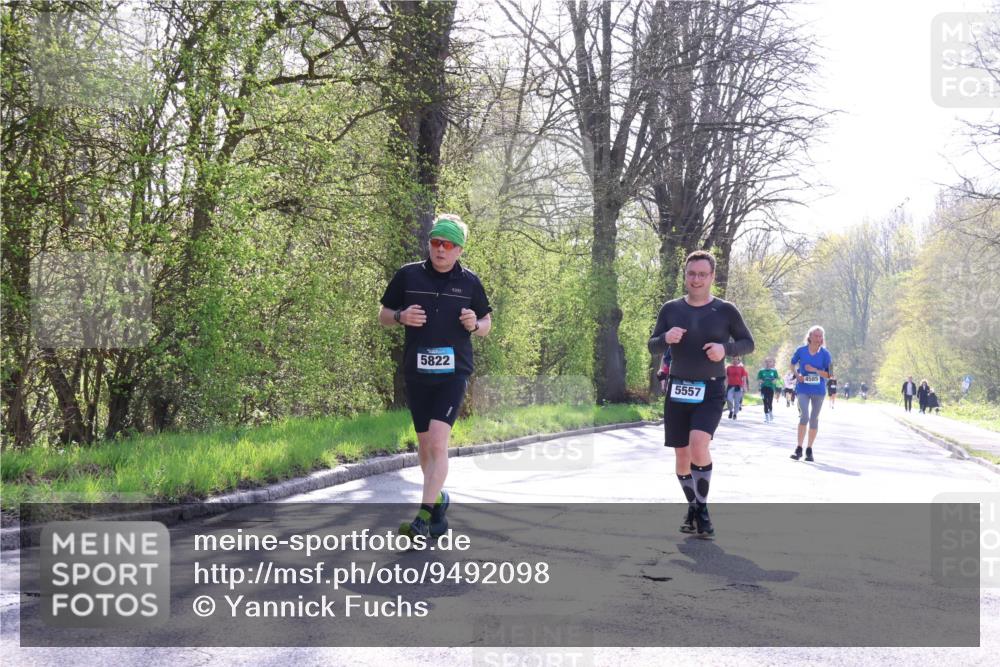 12.04.2026 - 45. Internationalen Wilhelmsburger Insellauf Yannick Fuchs http://msf.ph/oto/9492098 12.04.2026 10:43:52 Laufen 5822, 5557, 4585 meine-sportfotos.de
