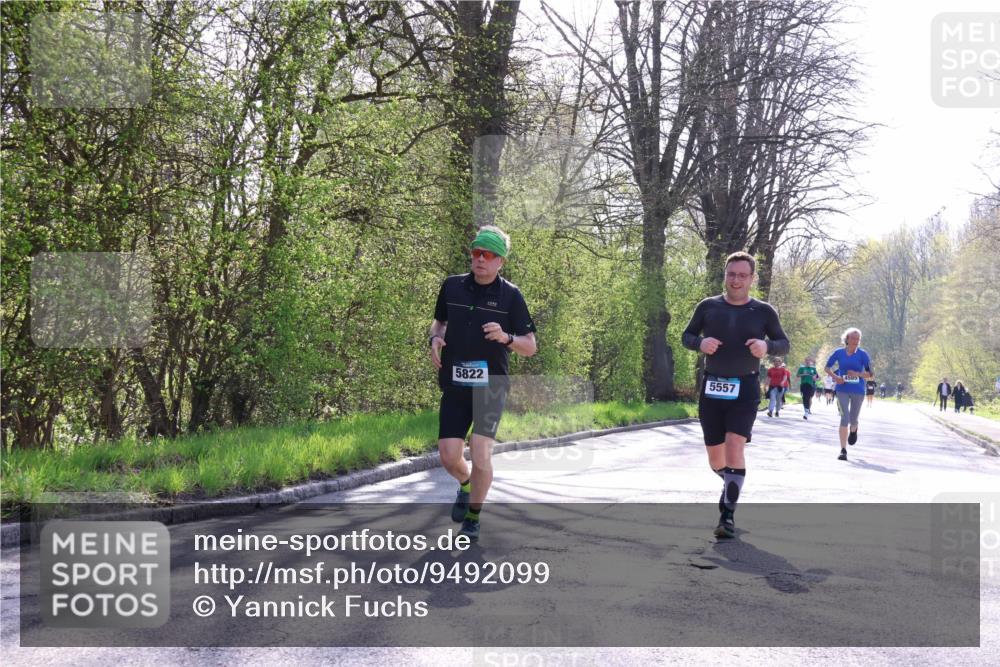 12.04.2026 - 45. Internationalen Wilhelmsburger Insellauf Yannick Fuchs http://msf.ph/oto/9492099 12.04.2026 10:43:52 Laufen 5822, 5557, 4585 meine-sportfotos.de