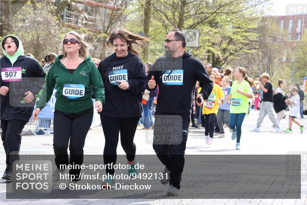 12.04.2026 - 45. Internationalen Wilhelmsburger Insellauf Strokosch-Dieckow http://msf.ph/oto/9492131 12.04.2026 14:52:14 Ziel 349, 581, 570, 354, 507 meine-sportfotos.de