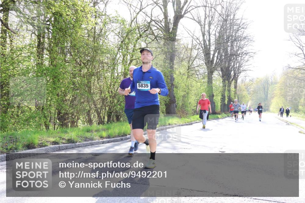 12.04.2026 - 45. Internationalen Wilhelmsburger Insellauf Yannick Fuchs http://msf.ph/oto/9492201 12.04.2026 10:44:07 Laufen 5835 meine-sportfotos.de