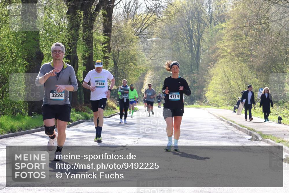 12.04.2026 - 45. Internationalen Wilhelmsburger Insellauf Yannick Fuchs http://msf.ph/oto/9492225 12.04.2026 10:44:11 Laufen 3224, 2133, 6912, 4158, 4714 meine-sportfotos.de