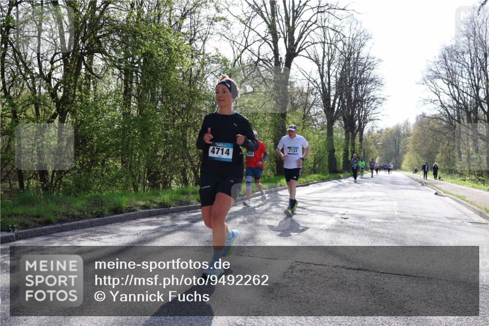 12.04.2026 - 45. Internationalen Wilhelmsburger Insellauf Yannick Fuchs http://msf.ph/oto/9492262 12.04.2026 10:44:16 Laufen 4714, 5508, 2133 meine-sportfotos.de