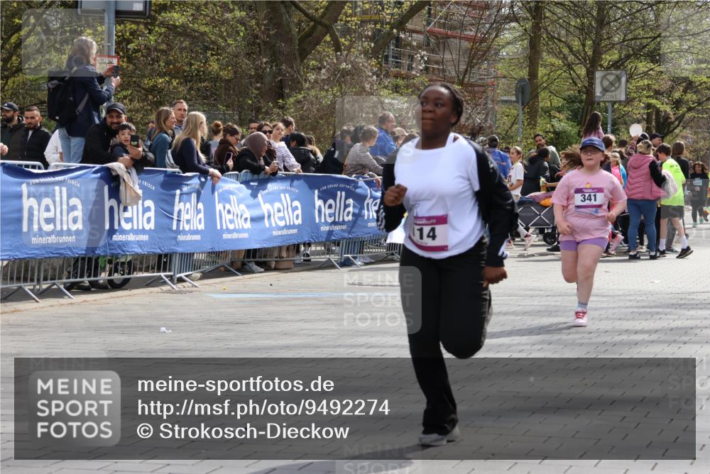 12.04.2026 - 45. Internationalen Wilhelmsburger Insellauf Strokosch-Dieckow http://msf.ph/oto/9492274 12.04.2026 14:52:00 Ziel 520, 350, 892, 490, 114, 341 meine-sportfotos.de