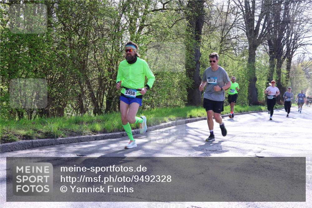12.04.2026 - 45. Internationalen Wilhelmsburger Insellauf Yannick Fuchs http://msf.ph/oto/9492328 12.04.2026 10:44:28 Laufen 2458, 5512, 2194, 4155, 3918 meine-sportfotos.de
