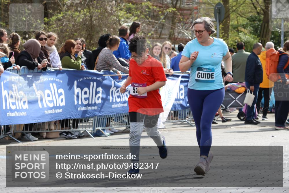 12.04.2026 - 45. Internationalen Wilhelmsburger Insellauf Strokosch-Dieckow http://msf.ph/oto/9492347 12.04.2026 14:51:51 Ziel 394, 520, 350 meine-sportfotos.de