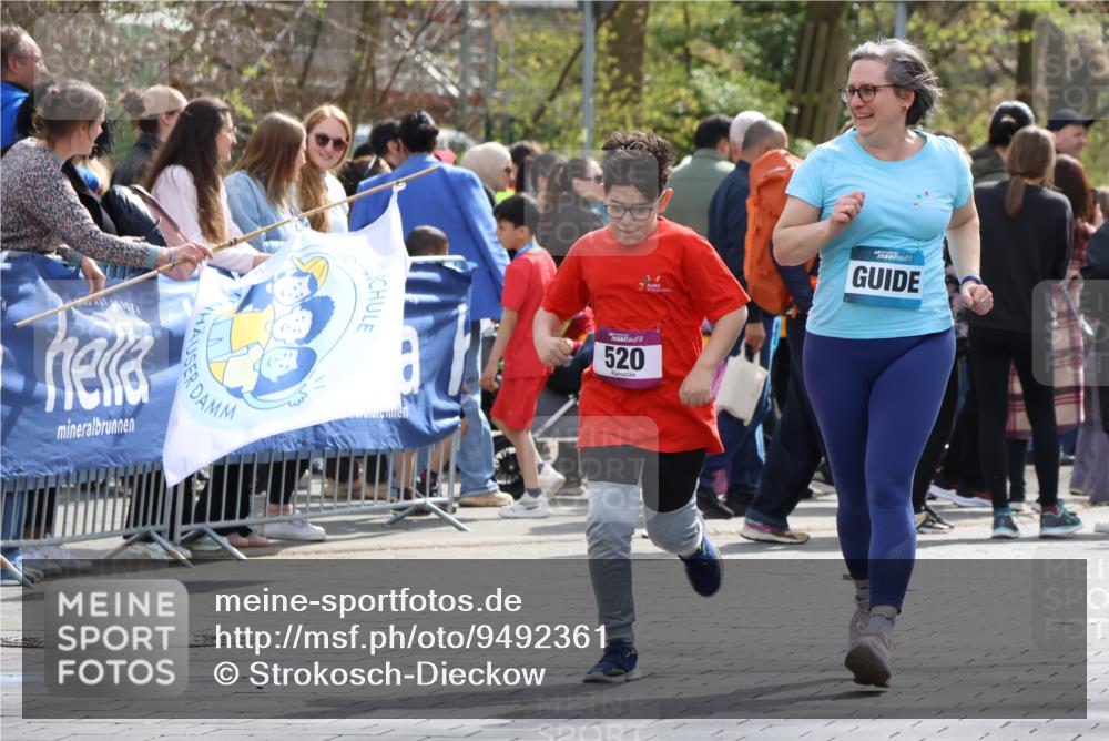 12.04.2026 - 45. Internationalen Wilhelmsburger Insellauf Strokosch-Dieckow http://msf.ph/oto/9492361 12.04.2026 14:51:49 Ziel 394 meine-sportfotos.de