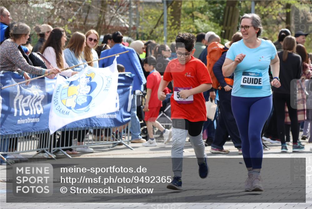 12.04.2026 - 45. Internationalen Wilhelmsburger Insellauf Strokosch-Dieckow http://msf.ph/oto/9492365 12.04.2026 14:51:49 Ziel 394 meine-sportfotos.de