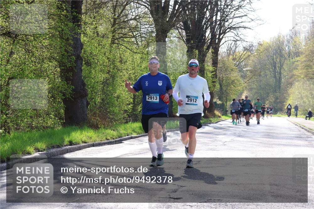 12.04.2026 - 45. Internationalen Wilhelmsburger Insellauf Yannick Fuchs http://msf.ph/oto/9492378 12.04.2026 10:44:37 Laufen 2913, 2912 meine-sportfotos.de