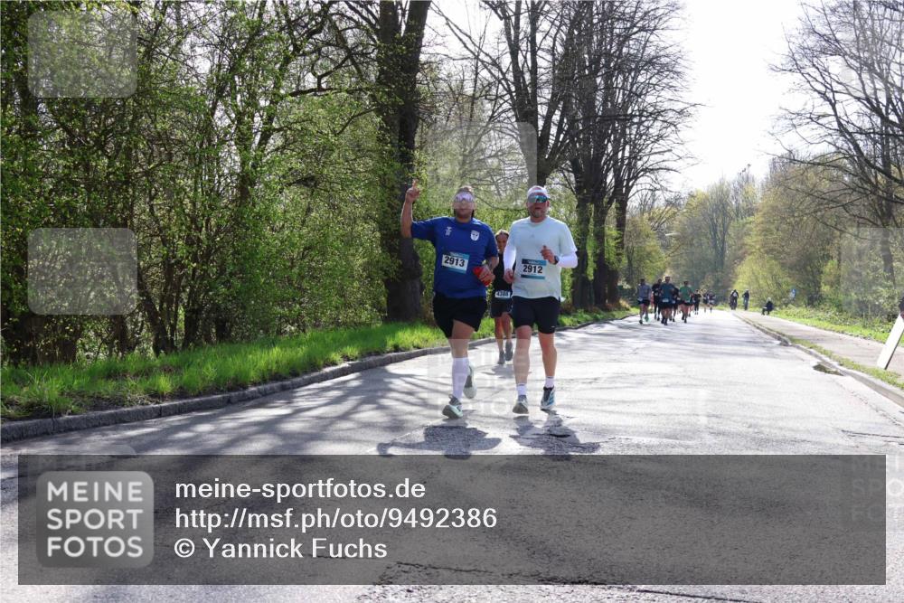 12.04.2026 - 45. Internationalen Wilhelmsburger Insellauf Yannick Fuchs http://msf.ph/oto/9492386 12.04.2026 10:44:38 Laufen 2913, 4388, 2912 meine-sportfotos.de