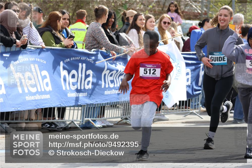 12.04.2026 - 45. Internationalen Wilhelmsburger Insellauf Strokosch-Dieckow http://msf.ph/oto/9492395 12.04.2026 14:51:40 Ziel 342, 505, 891, 512, 394 meine-sportfotos.de