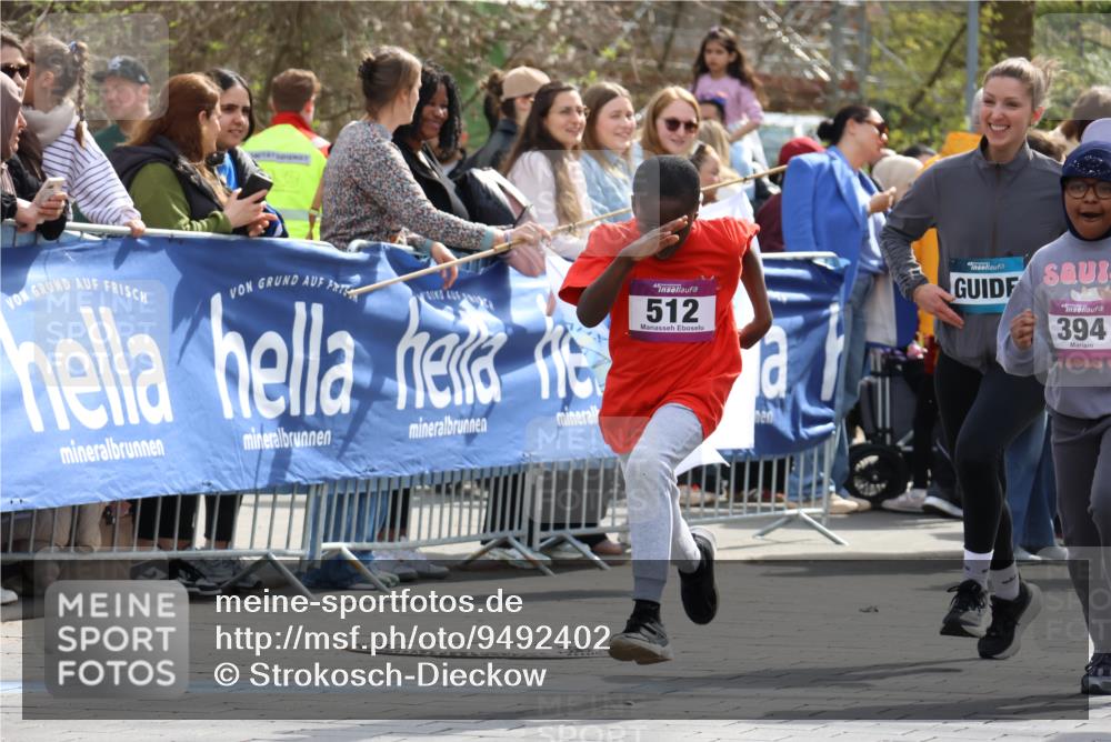 12.04.2026 - 45. Internationalen Wilhelmsburger Insellauf Strokosch-Dieckow http://msf.ph/oto/9492402 12.04.2026 14:51:40 Ziel 342, 505, 891, 512, 394 meine-sportfotos.de