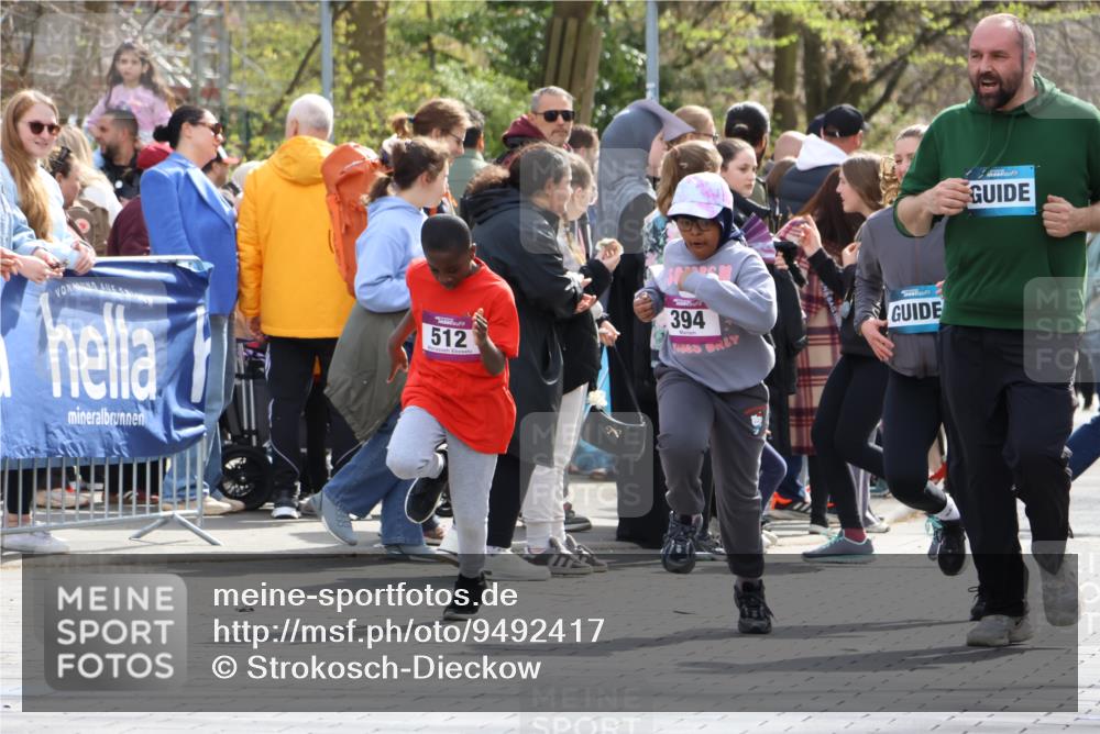 12.04.2026 - 45. Internationalen Wilhelmsburger Insellauf Strokosch-Dieckow http://msf.ph/oto/9492417 12.04.2026 14:51:39 Ziel 523, 363, 342, 505, 891, 512, 394 meine-sportfotos.de
