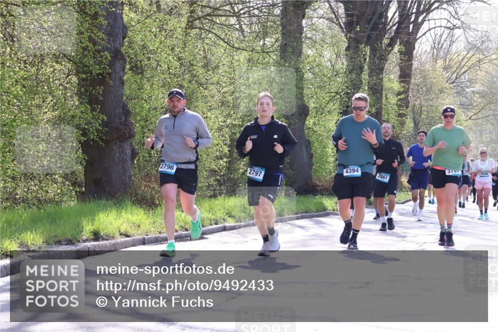 12.04.2026 - 45. Internationalen Wilhelmsburger Insellauf Yannick Fuchs http://msf.ph/oto/9492433 12.04.2026 10:44:47 Laufen 4394, 2797, 2796, 2861, 31, 3568 meine-sportfotos.de