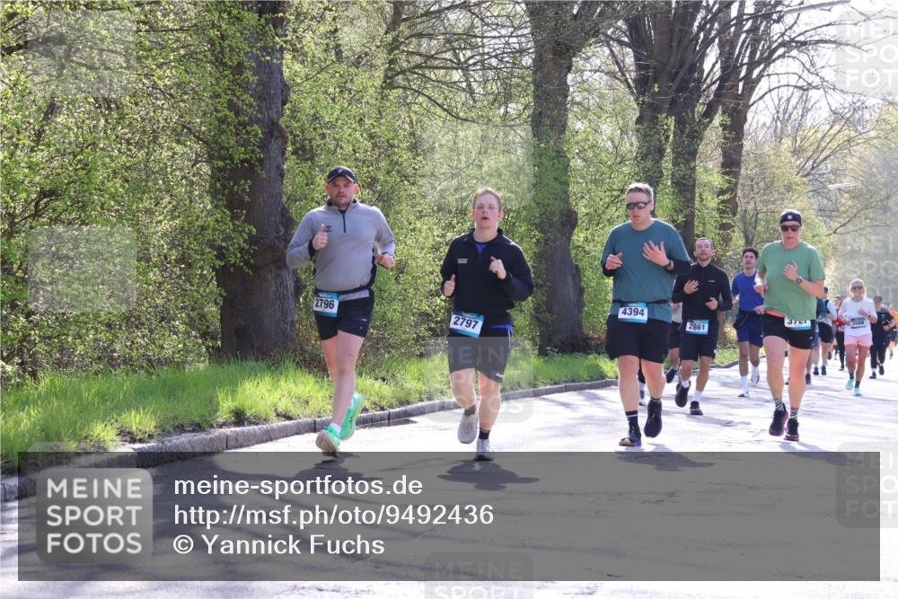 12.04.2026 - 45. Internationalen Wilhelmsburger Insellauf Yannick Fuchs http://msf.ph/oto/9492436 12.04.2026 10:44:47 Laufen 2796, 2797, 4394, 2861, 37, 3568 meine-sportfotos.de