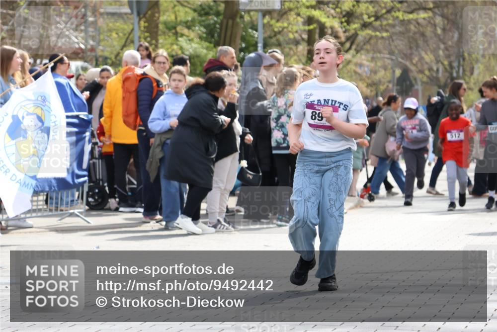 12.04.2026 - 45. Internationalen Wilhelmsburger Insellauf Strokosch-Dieckow http://msf.ph/oto/9492442 12.04.2026 14:51:35 Ziel 1071, 523, 363, 342, 505, 891, 512 meine-sportfotos.de