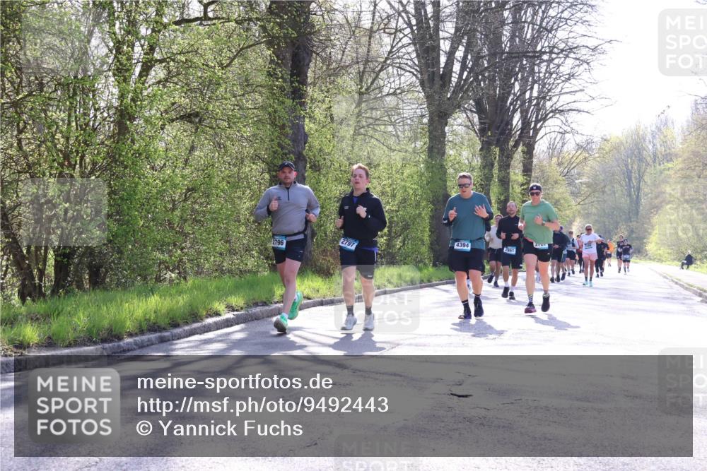 12.04.2026 - 45. Internationalen Wilhelmsburger Insellauf Yannick Fuchs http://msf.ph/oto/9492443 12.04.2026 10:44:48 Laufen 4394, 2861, 2797, 2796 meine-sportfotos.de