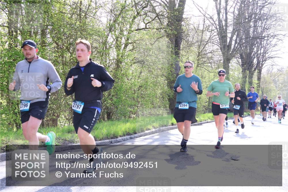 12.04.2026 - 45. Internationalen Wilhelmsburger Insellauf Yannick Fuchs http://msf.ph/oto/9492451 12.04.2026 10:44:51 Laufen 2796, 2797, 4394, 314, 2861 meine-sportfotos.de
