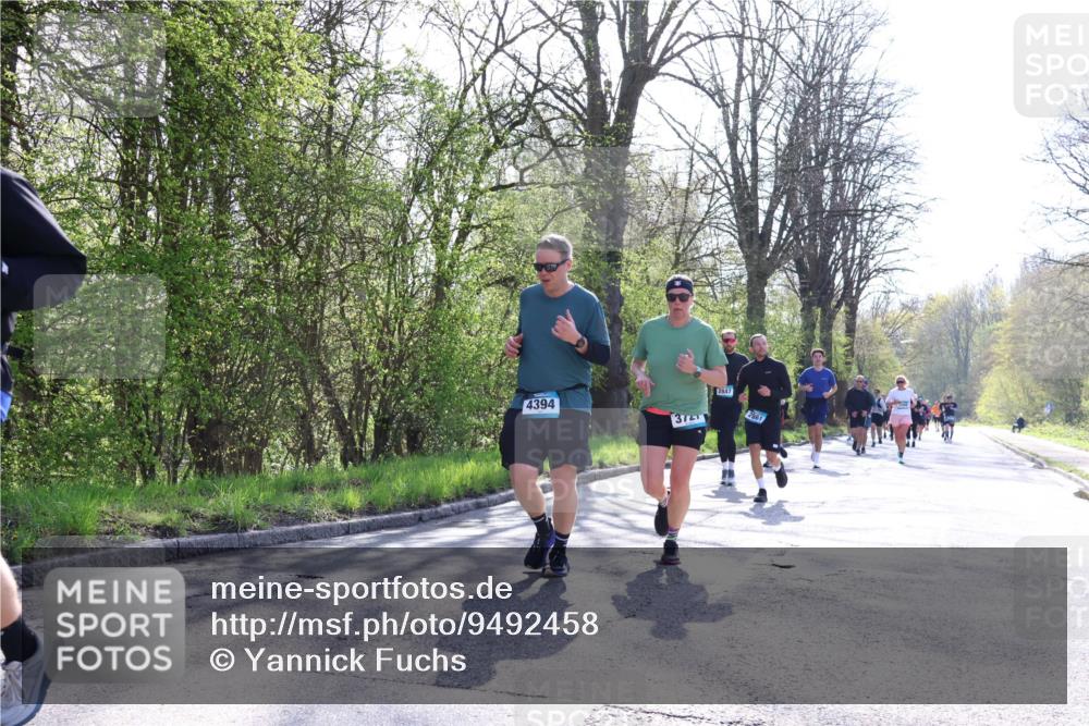 12.04.2026 - 45. Internationalen Wilhelmsburger Insellauf Yannick Fuchs http://msf.ph/oto/9492458 12.04.2026 10:44:51 Laufen 4394, 31, 2847, 2861 meine-sportfotos.de