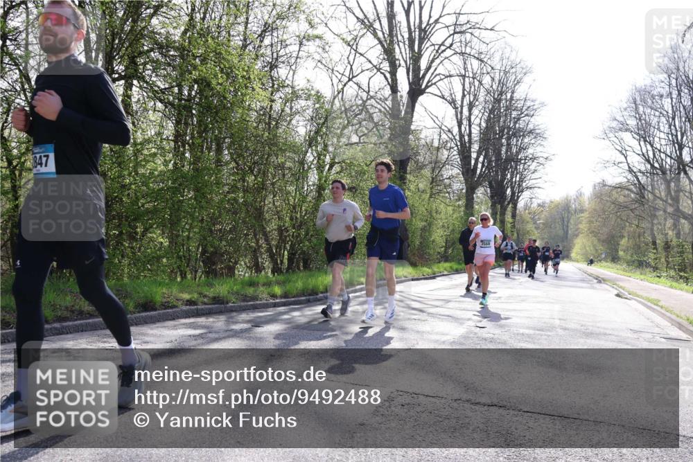 12.04.2026 - 45. Internationalen Wilhelmsburger Insellauf Yannick Fuchs http://msf.ph/oto/9492488 12.04.2026 10:44:56 Laufen 847, 3568 meine-sportfotos.de