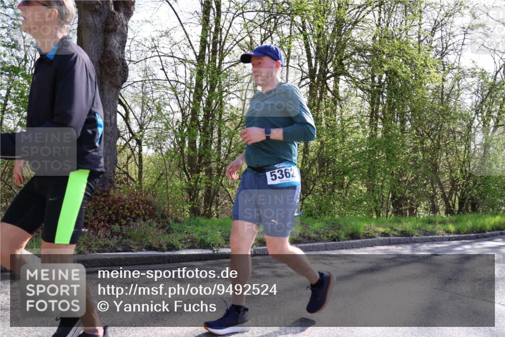 12.04.2026 - 45. Internationalen Wilhelmsburger Insellauf Yannick Fuchs http://msf.ph/oto/9492524 12.04.2026 10:45:01 Laufen 5362 meine-sportfotos.de