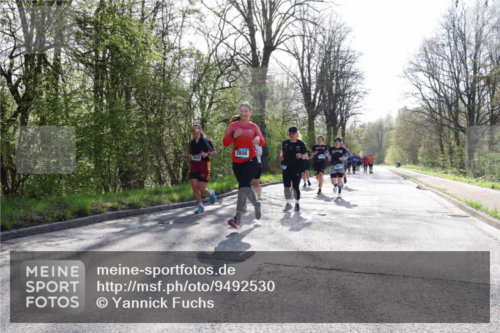 12.04.2026 - 45. Internationalen Wilhelmsburger Insellauf Yannick Fuchs http://msf.ph/oto/9492530 12.04.2026 10:45:02 Laufen 2915, 2808, 2744, 2067 meine-sportfotos.de