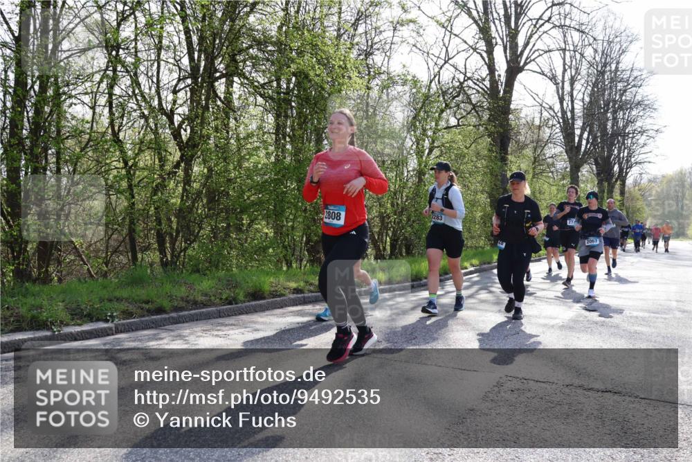 12.04.2026 - 45. Internationalen Wilhelmsburger Insellauf Yannick Fuchs http://msf.ph/oto/9492535 12.04.2026 10:45:03 Laufen 2808, 2283, 2067 meine-sportfotos.de