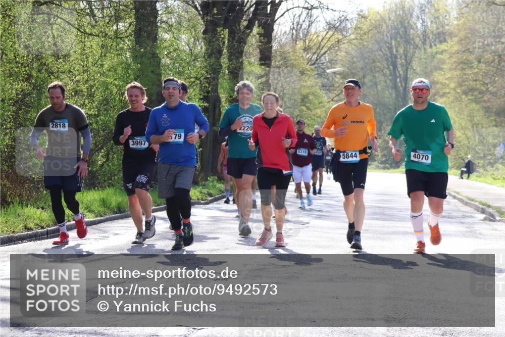12.04.2026 - 45. Internationalen Wilhelmsburger Insellauf Yannick Fuchs http://msf.ph/oto/9492573 12.04.2026 10:45:10 Laufen 2818, 3997, 2220, 79, 5319, 5844, 4070 meine-sportfotos.de
