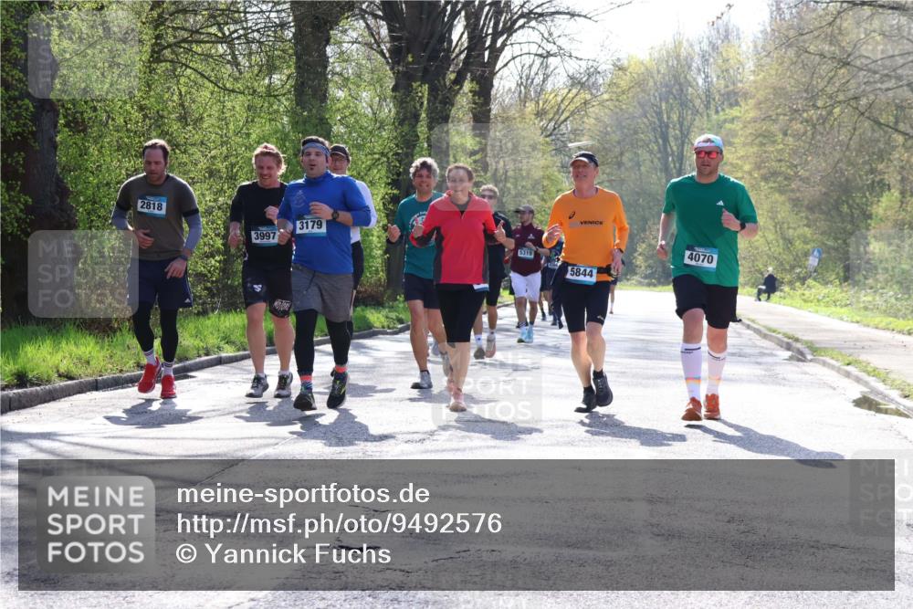 12.04.2026 - 45. Internationalen Wilhelmsburger Insellauf Yannick Fuchs http://msf.ph/oto/9492576 12.04.2026 10:45:10 Laufen 2818, 3997, 3179, 5319, 5844, 4070 meine-sportfotos.de