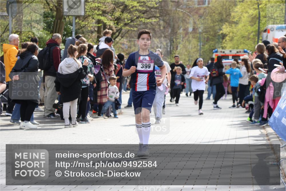 12.04.2026 - 45. Internationalen Wilhelmsburger Insellauf Strokosch-Dieckow http://msf.ph/oto/9492584 12.04.2026 14:51:19 Ziel 444, 868, 852, 358, 1072, 374, 390 meine-sportfotos.de