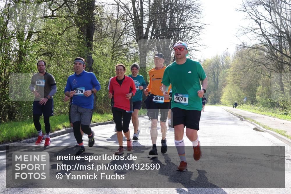12.04.2026 - 45. Internationalen Wilhelmsburger Insellauf Yannick Fuchs http://msf.ph/oto/9492590 12.04.2026 10:45:12 Laufen 2818, 3179, 20, 5844, 4070 meine-sportfotos.de