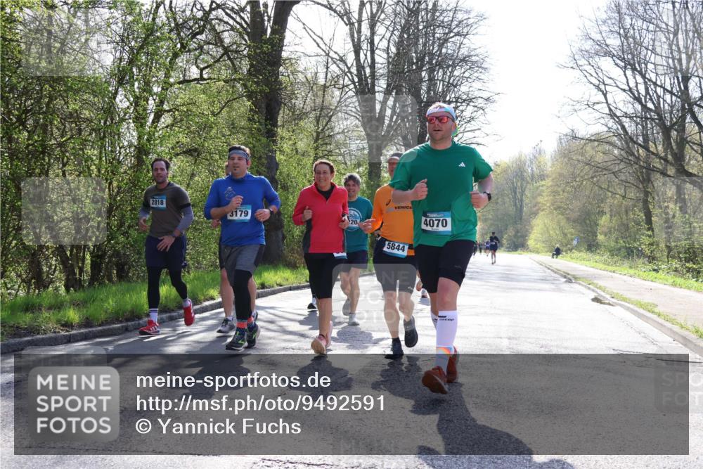 12.04.2026 - 45. Internationalen Wilhelmsburger Insellauf Yannick Fuchs http://msf.ph/oto/9492591 12.04.2026 10:45:13 Laufen 2818, 3179, 20, 5844, 4070 meine-sportfotos.de