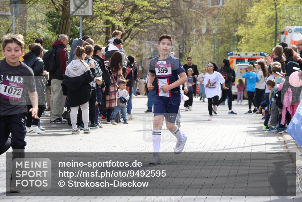 12.04.2026 - 45. Internationalen Wilhelmsburger Insellauf Strokosch-Dieckow http://msf.ph/oto/9492595 12.04.2026 14:51:19 Ziel 444, 868, 852, 358, 1072, 374, 390 meine-sportfotos.de