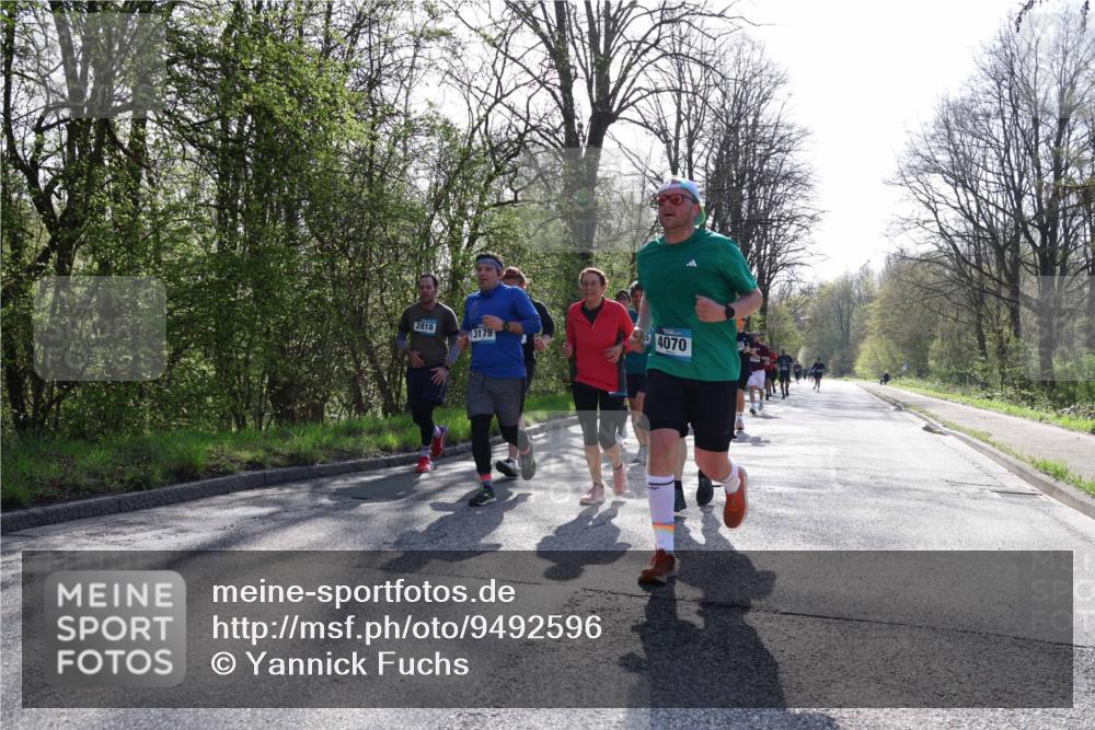 12.04.2026 - 45. Internationalen Wilhelmsburger Insellauf Yannick Fuchs http://msf.ph/oto/9492596 12.04.2026 10:45:13 Laufen 2818, 3179, 4070 meine-sportfotos.de