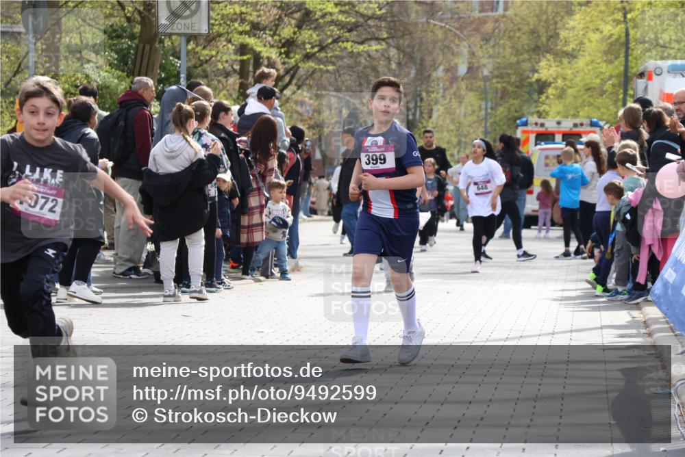 12.04.2026 - 45. Internationalen Wilhelmsburger Insellauf Strokosch-Dieckow http://msf.ph/oto/9492599 12.04.2026 14:51:19 Ziel 444, 868, 852, 358, 1072, 374, 390 meine-sportfotos.de