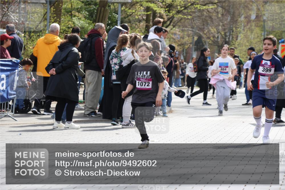 12.04.2026 - 45. Internationalen Wilhelmsburger Insellauf Strokosch-Dieckow http://msf.ph/oto/9492602 12.04.2026 14:51:17 Ziel 544, 444, 868, 852, 358, 1072, 374 meine-sportfotos.de