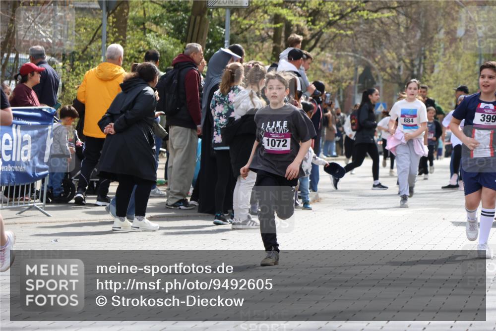 12.04.2026 - 45. Internationalen Wilhelmsburger Insellauf Strokosch-Dieckow http://msf.ph/oto/9492605 12.04.2026 14:51:17 Ziel 544, 444, 868, 852, 358, 1072, 374 meine-sportfotos.de