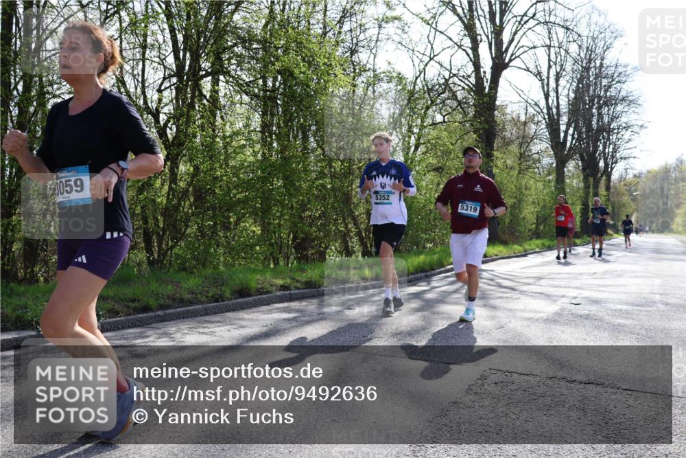 12.04.2026 - 45. Internationalen Wilhelmsburger Insellauf Yannick Fuchs http://msf.ph/oto/9492636 12.04.2026 10:45:18 Laufen 059, 5352, 5319 meine-sportfotos.de