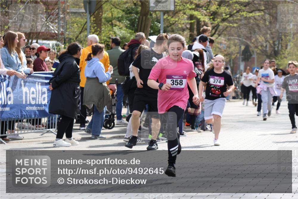 12.04.2026 - 45. Internationalen Wilhelmsburger Insellauf Strokosch-Dieckow http://msf.ph/oto/9492645 12.04.2026 14:51:15 Ziel 1843, 380, 435, 1051, 544, 444, 868, 852, 358, 1072, 374 meine-sportfotos.de