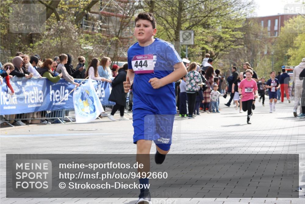 12.04.2026 - 45. Internationalen Wilhelmsburger Insellauf Strokosch-Dieckow http://msf.ph/oto/9492660 12.04.2026 14:51:13 Ziel 1843, 380, 435, 1051, 544, 444, 868, 852, 358, 1072 meine-sportfotos.de