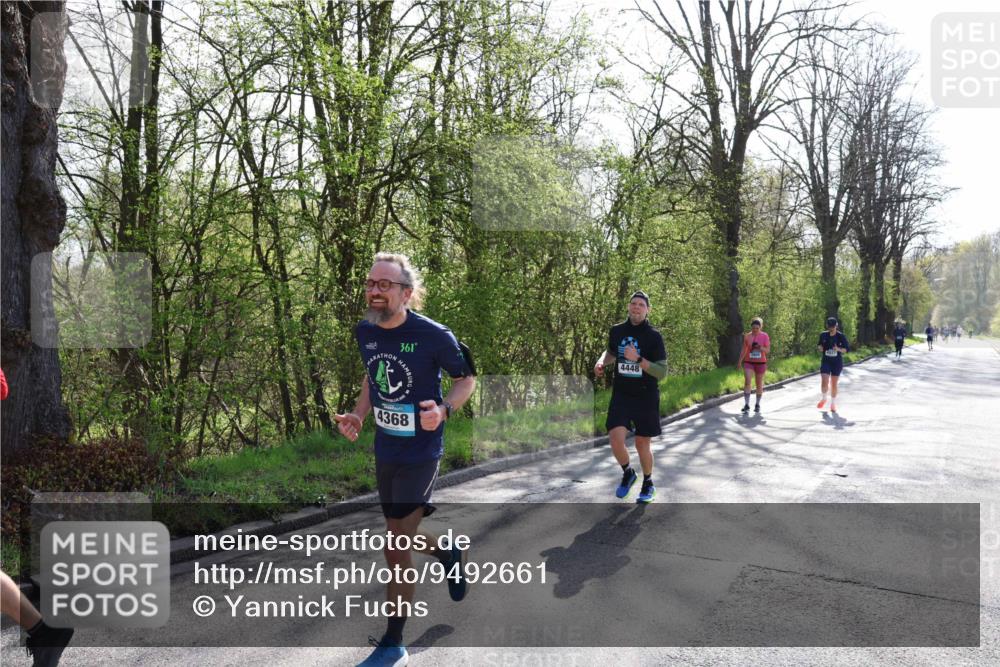 12.04.2026 - 45. Internationalen Wilhelmsburger Insellauf Yannick Fuchs http://msf.ph/oto/9492661 12.04.2026 10:45:24 Laufen 361, 4448, 4368 meine-sportfotos.de