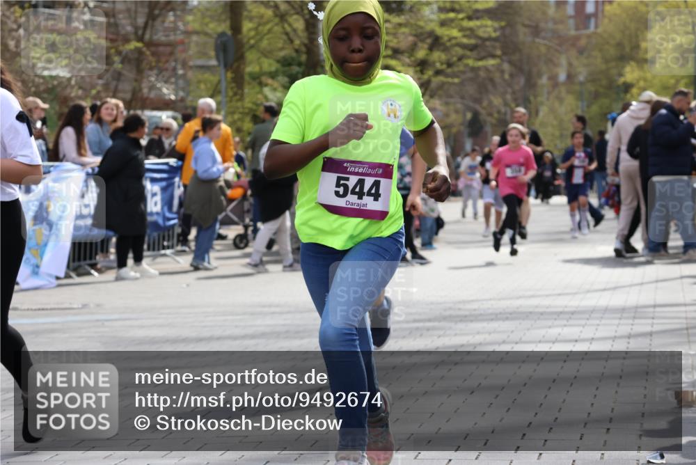 12.04.2026 - 45. Internationalen Wilhelmsburger Insellauf Strokosch-Dieckow http://msf.ph/oto/9492674 12.04.2026 14:51:12 Ziel 1054, 1843, 380, 435, 1051, 544, 444, 868, 852, 358, 1072 meine-sportfotos.de