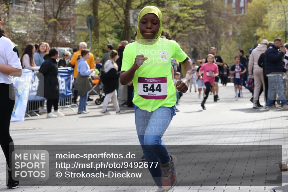12.04.2026 - 45. Internationalen Wilhelmsburger Insellauf Strokosch-Dieckow http://msf.ph/oto/9492677 12.04.2026 14:51:12 Ziel 1054, 1843, 380, 435, 1051, 544, 444, 868, 852, 358, 1072 meine-sportfotos.de