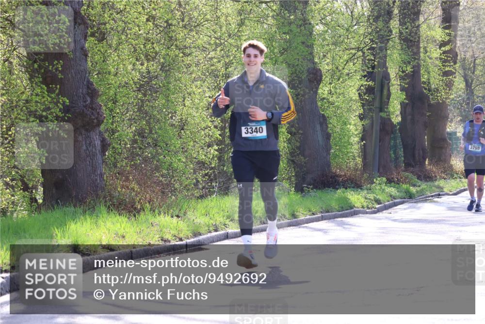 12.04.2026 - 45. Internationalen Wilhelmsburger Insellauf Yannick Fuchs http://msf.ph/oto/9492692 12.04.2026 10:45:33 Laufen 3340, 3798 meine-sportfotos.de