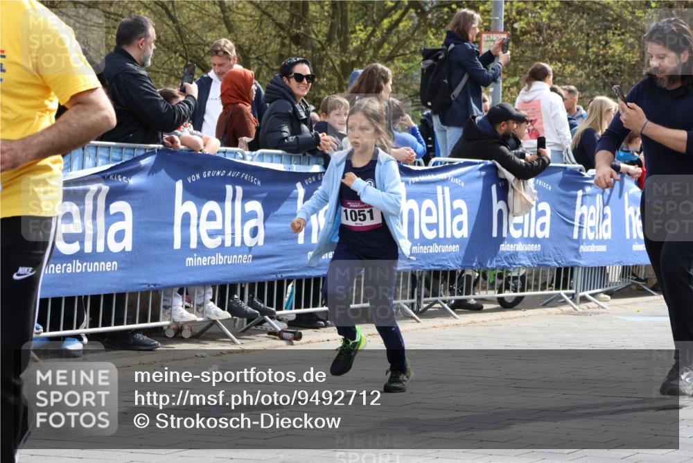 12.04.2026 - 45. Internationalen Wilhelmsburger Insellauf Strokosch-Dieckow http://msf.ph/oto/9492712 12.04.2026 14:51:09 Ziel 1074, 1054, 1843, 380, 435, 1051, 544, 444, 868, 852 meine-sportfotos.de