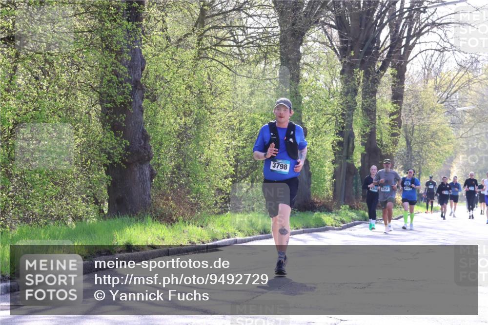 12.04.2026 - 45. Internationalen Wilhelmsburger Insellauf Yannick Fuchs http://msf.ph/oto/9492729 12.04.2026 10:45:40 Laufen 3798, 4396, 3257 meine-sportfotos.de