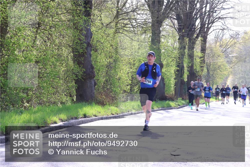 12.04.2026 - 45. Internationalen Wilhelmsburger Insellauf Yannick Fuchs http://msf.ph/oto/9492730 12.04.2026 10:45:40 Laufen 3798, 3257 meine-sportfotos.de