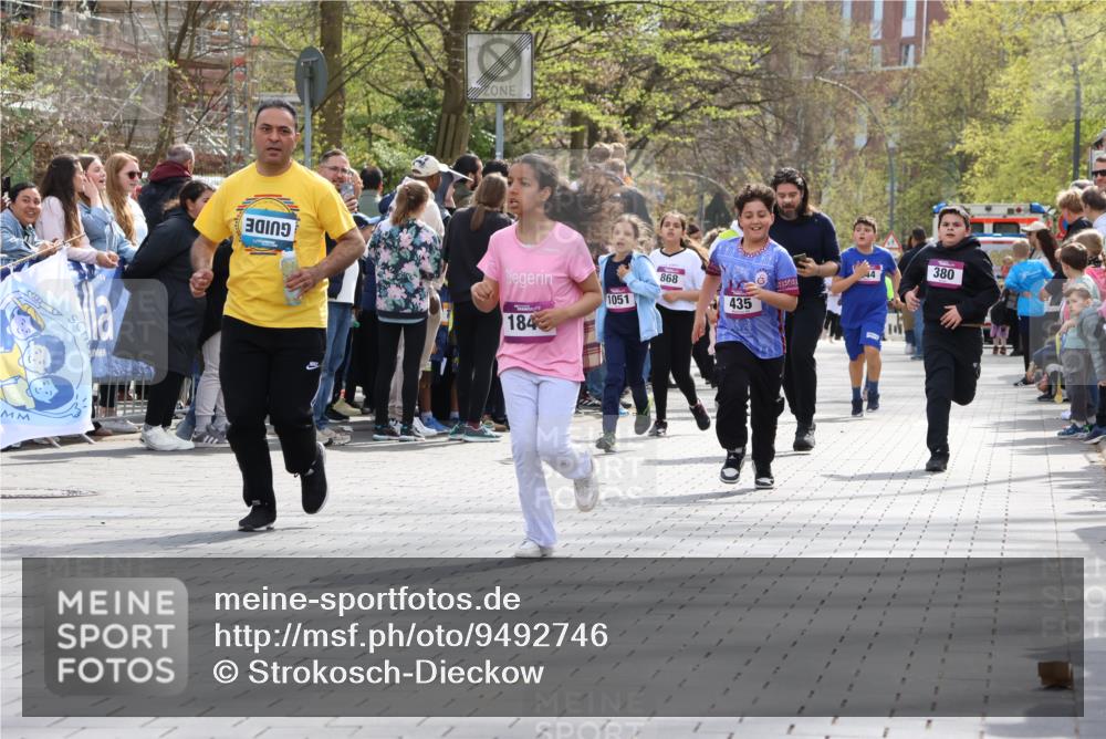 12.04.2026 - 45. Internationalen Wilhelmsburger Insellauf Strokosch-Dieckow http://msf.ph/oto/9492746 12.04.2026 14:51:04 Ziel 1052, 116, 593, 1042, 686, 536, 1047, 1074, 1054, 1843, 380, 435, 1051 meine-sportfotos.de
