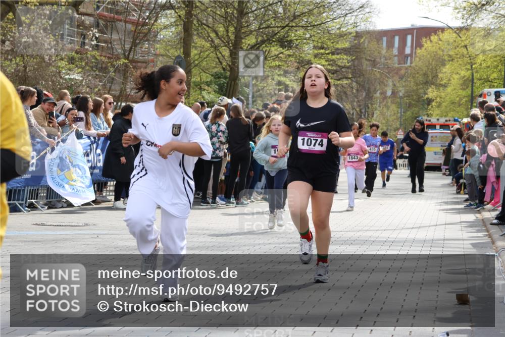 12.04.2026 - 45. Internationalen Wilhelmsburger Insellauf Strokosch-Dieckow http://msf.ph/oto/9492757 12.04.2026 14:51:01 Ziel 495, 1041, 1052, 116, 593, 1042, 686, 536, 1047, 1074, 1054 meine-sportfotos.de